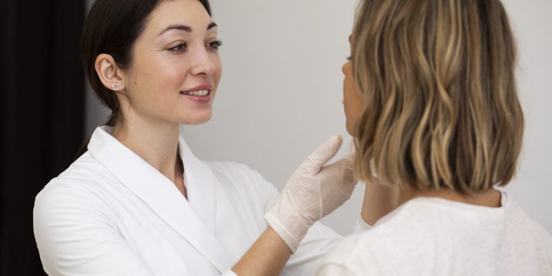 medium-shot-woman-smiley-doctor-s-appointment